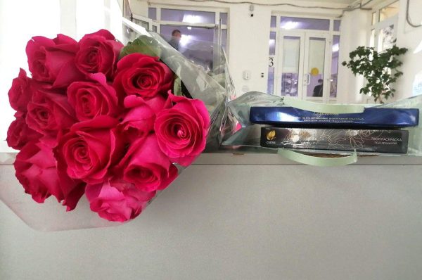 В Госдуме хотят поднять лимит стоимости подарков учителям до 10 тысяч рублей